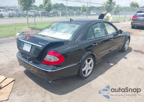 2009 Mercedes-Benz E 350 4Matic z USA, uszkodzony, nr VIN WDBUF87X89B401250